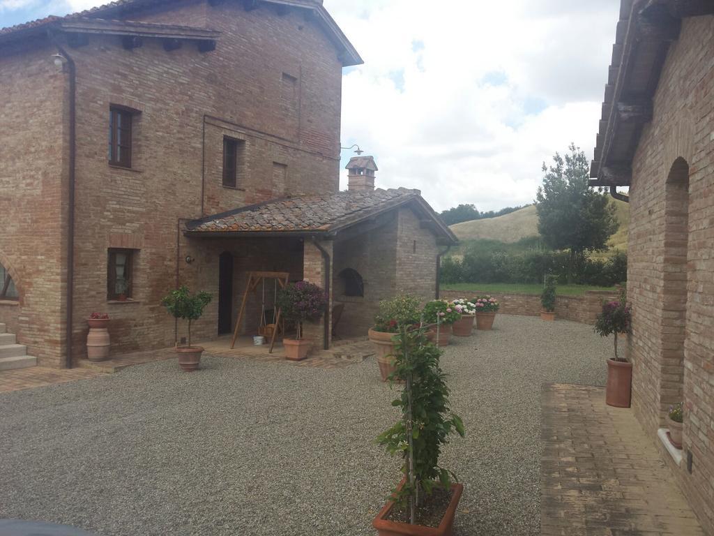 Agriturismo San Pierino มอนติโรนี ดาร์เบีย ภายนอก รูปภาพ